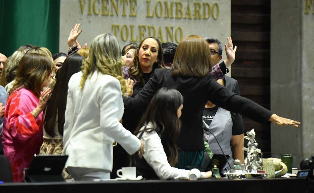Diputadas intercambian empujones en la Cámara de Diputados por conflicto Israel-Palestina este martes 7 de octubre de 2025. Foto: Mario Jasso/ Cuartoscuro