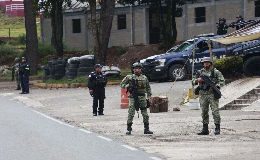 En las acciones del Operativo Enjambre participaron diversas dependencias como el Ejército Mexicano. Foto Alejandro Vargas