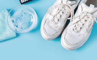 ¿Cómo lavar los tenis blancos?; el truco definitivo para evitar que se pongan amarillos