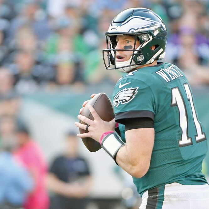 Carson Wentz tuvo una discreta actuación en su pasado encuentro. (ERIC HARTLINE. USA TODAY SPORTS)