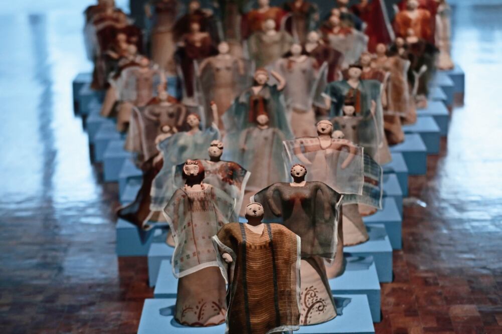 El trabajo entre artesanas y artistas es un ejemplo de nuevas miradas y usos de los textiles (ALEJANDRA LEYVA. EL UNIVERSAL)