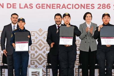 Destaca Batres paridad de género en la policía