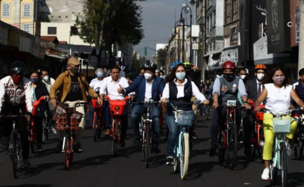 Diputados federales arman rodada ciclista para festejar aprobación de reforma de derecho a la movilidad