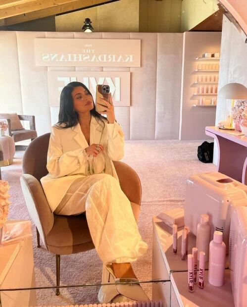 Kylie Jenner tiene el bolso de cristal que todas las celebridades quieren