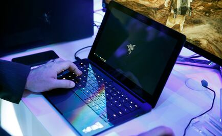 Prohíben aparatos electrónicos en vuelos de 8 países hacia EU