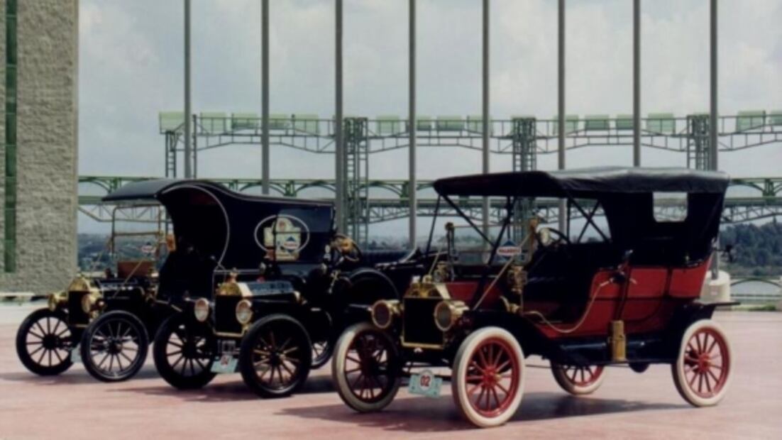 Los 5 autos más peligrosos de conducir de la historia