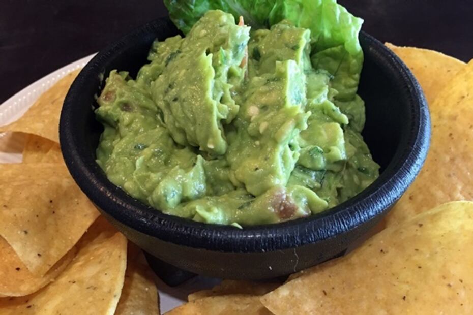 Evita que el guacamole se oxide con este truco