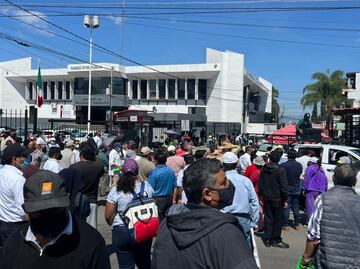 Con protesta, transportistas exigen alza al precio del pasaje en Puebla