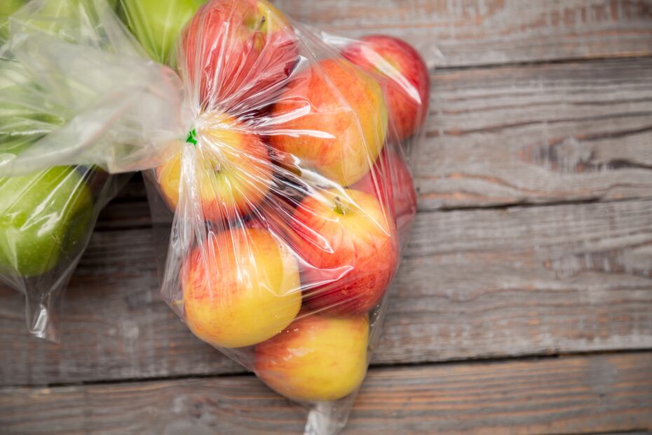 Almacenamiento inteligente, uno de los cinco tips para evitar que se echen a perder rápido tus alimentos. Foto: Freepik