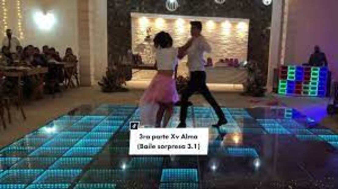 Video: chambelán baila mejor que la quinceañera y se roba la fiesta