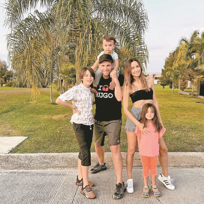 Patricio Borghetti y Odalys Ramírez fueron de los primeros en enfrentar al vi r u s, ambos disfrutan ahora compartir momentos con Gia, Rocco y Santino. FOTOS: INSTAGRAM