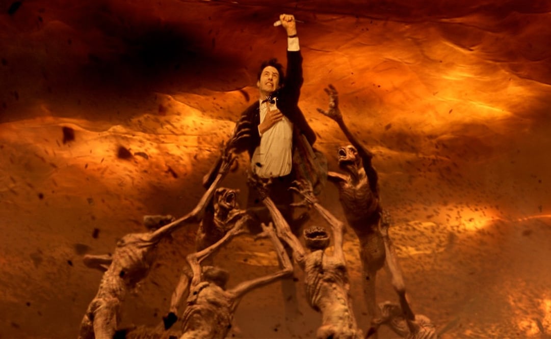 En el filme de 2005, Reeves interpreta a un detective con poderes psíquicos que está en busca de su redención Foto: HBO