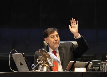 Se le acaba el veinte a Noroña, pero no los viajes