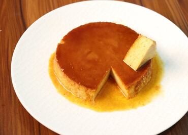 Tiktoker enseña a preparar un flan en 5 minutos y en microondas