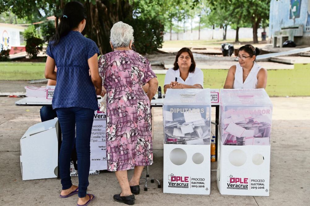 La Arquidiócesis Primada de México afirma que la sociedad dio la espalda al PRI en las urnas porque rechaza la propuesta del presidente Enrique Peña Nieto en favor de las bodas entre personas del mismo sexo (ARCHIVO EL UNIVERSAL)