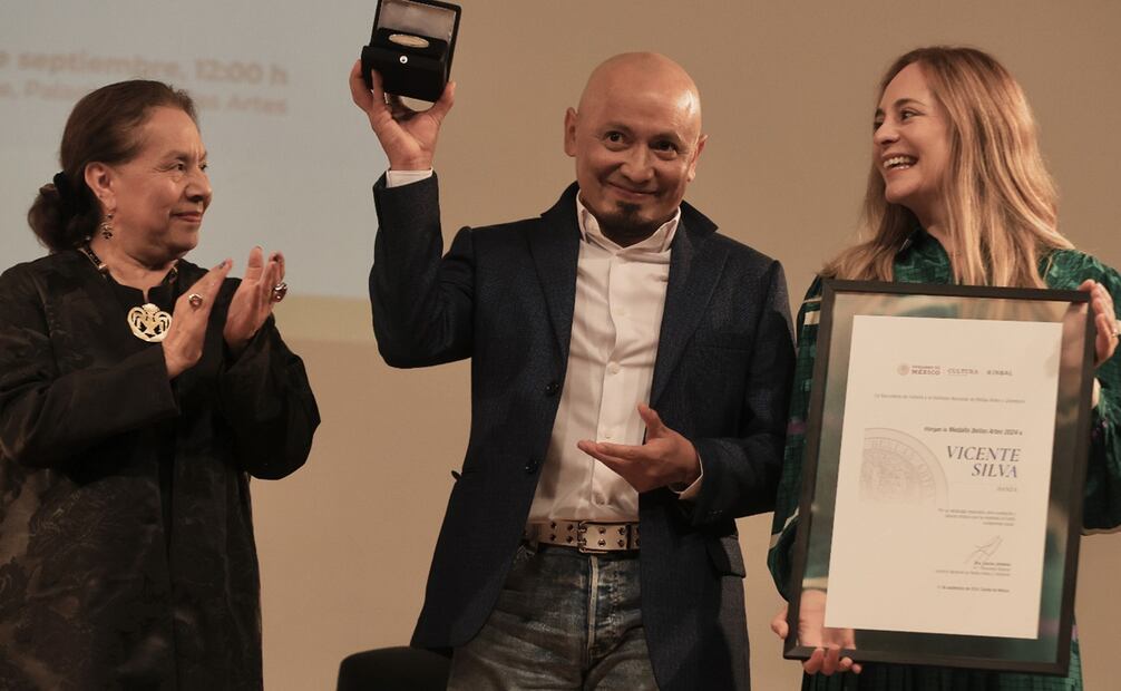 Ceremonia de entrega de la Medalla Bellas Artes en la disciplina de Danza a Leticia Alvarado y Vicente Silva. Fotos: Berenice Fregoso/ EL UNIVERSAL.
