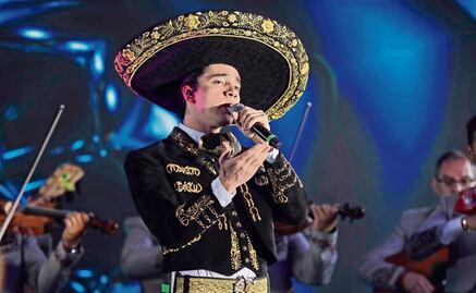 Por Chente, Alex Fernández pospone boda pero no lanzamiento de canción