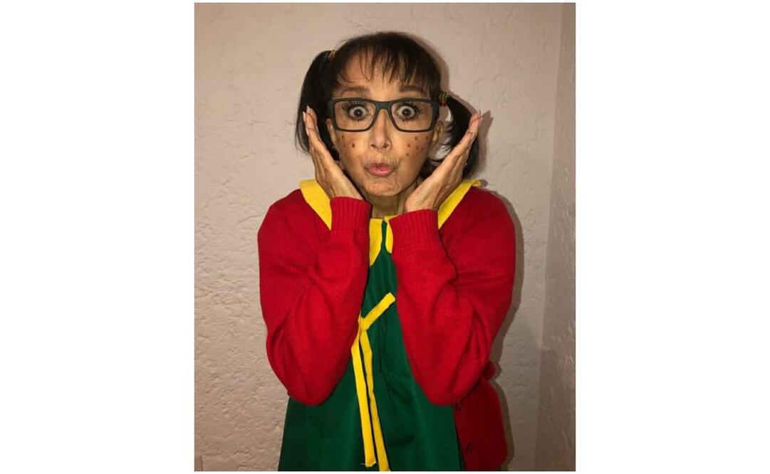 La Chilindrina recibió su certificado de Récord Guinness por los 48 años y 261 días que ha interpretado de manera ininterrumpida a La Chilindrina.