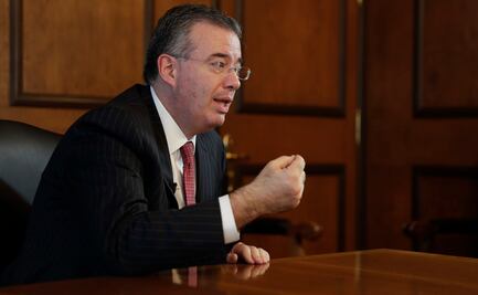 Me mantendré como gobernador de Banxico hasta el final de mi periodo: Díaz de León