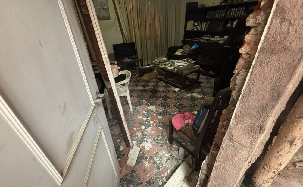 Vecinos de la calle Río Ebro denuncian destrozos y saqueos tras operativo policial en la alcaldía Cuauhtémoc.
Foto: Juan Carlos Williams