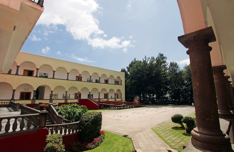En la sede de la Secretaría de Cultura federal en Tlaxcala hay dos Semilleros Creativos: el de Artes Visuales, con unos 60 niños y jóvenes de entre cinco y 20 años; y el de Circo, con unos 40 chicos. A pesar de ello, el lugar luce prácticamente vacío. Foto: Omar Contreras | El Universal