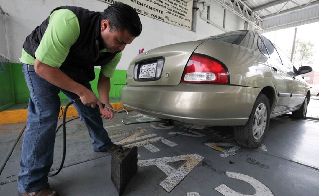 El reemplacamiento y la verificación son trámites obligatorios en Edomex. Foto: Archivo / EL UNIVERSAL