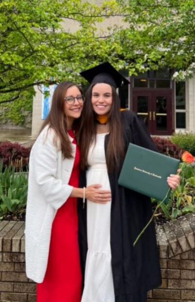 Karyme Lozano y su hija Angela embarazada. Foto: Instagram karymelozanoofficial