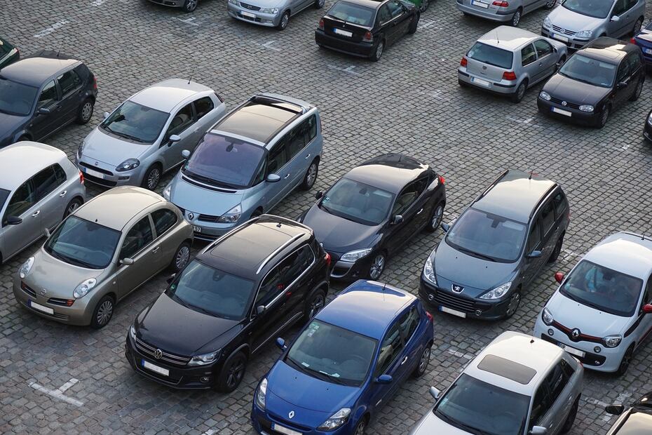 Las tarifas de estacionamiento en centros comerciales están reguladas por empresas independientes. Foto: Pixabay