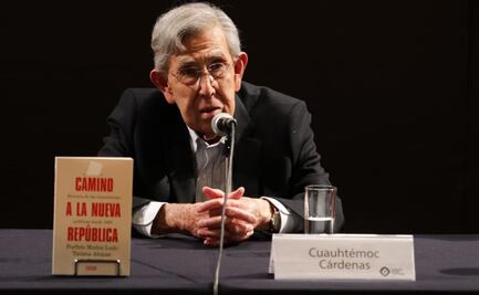 Presentan libro Camino a la República de Porfirio Muñoz Ledo; reúne ensayos sobre el régimen político y sus retos