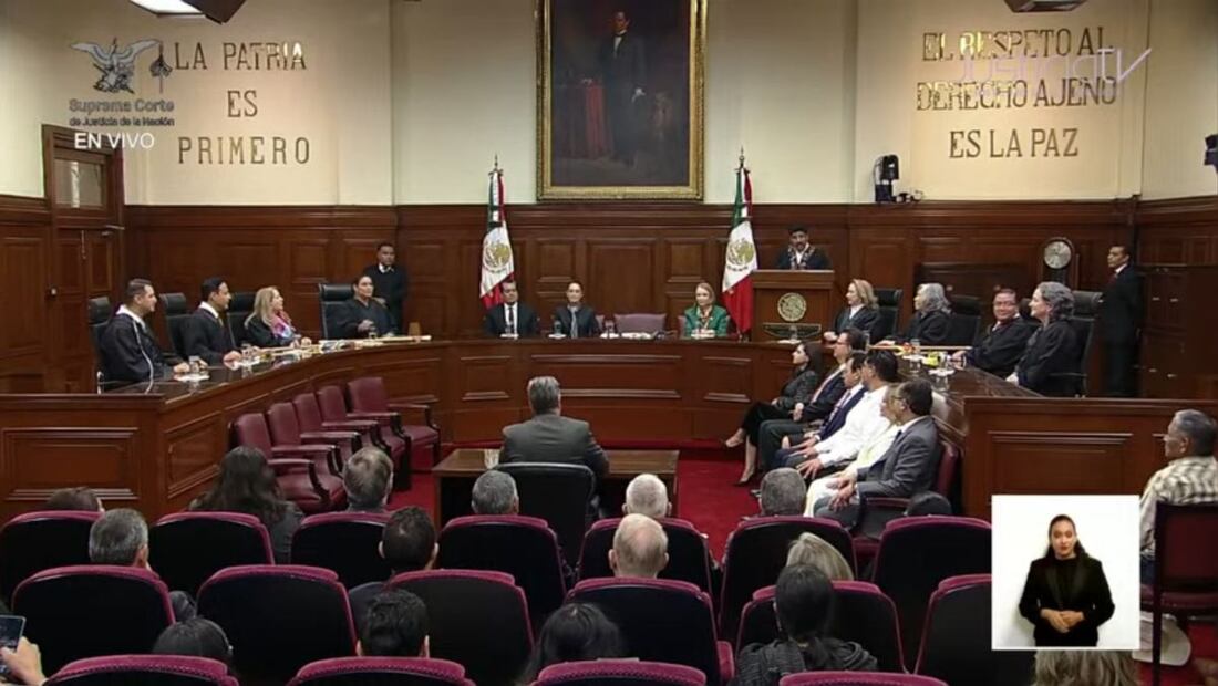 Claudia Sheinbaum acude a la instalación de la Suprema Corte de Justicia, presidida por Hugo Aguilar, junto a ministros electos y Laura Itzel Castillo, Sergio Gutiérrez Luna (01/09/25) Foto: Captura de pantalla