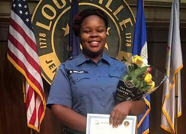 Acusan a 4 policías por la muerte de Breonna Taylor, símbolo del movimiento Black Lives Matter en EU