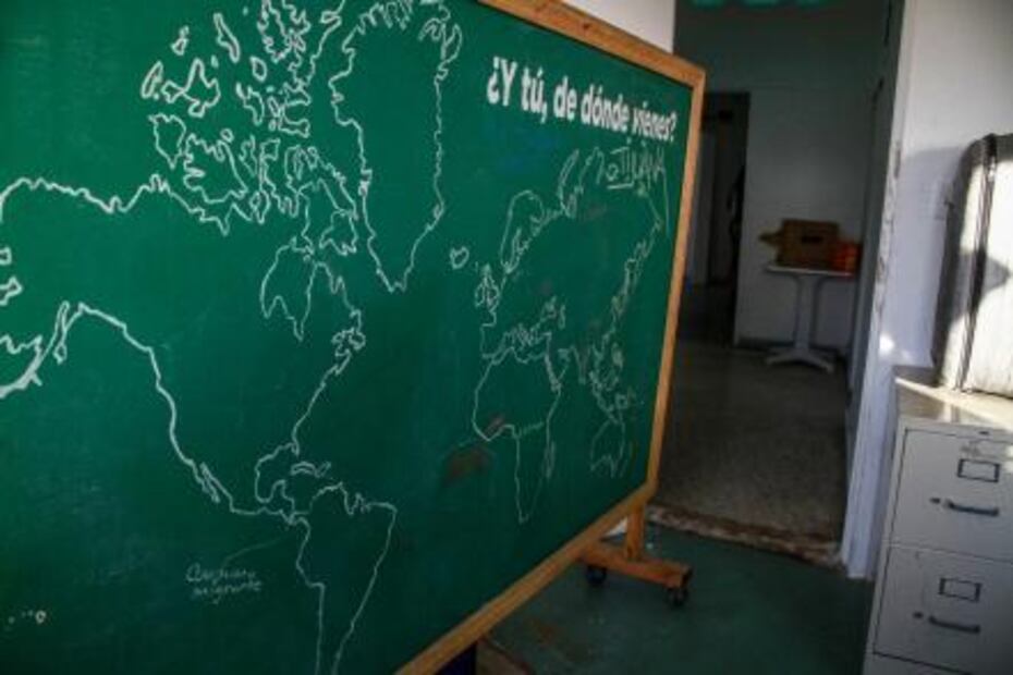 En La Casa del Túnel migrantes aprenden español y derriban la barrera del idioma