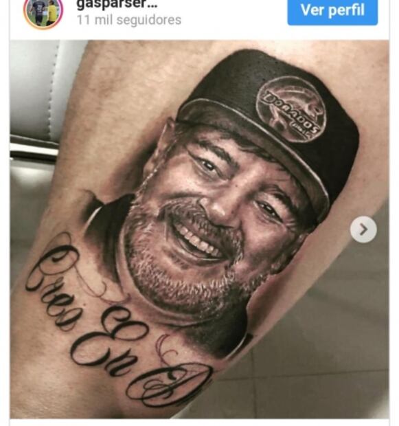 Jugador de Dorados se tatúa el rostro de Maradona