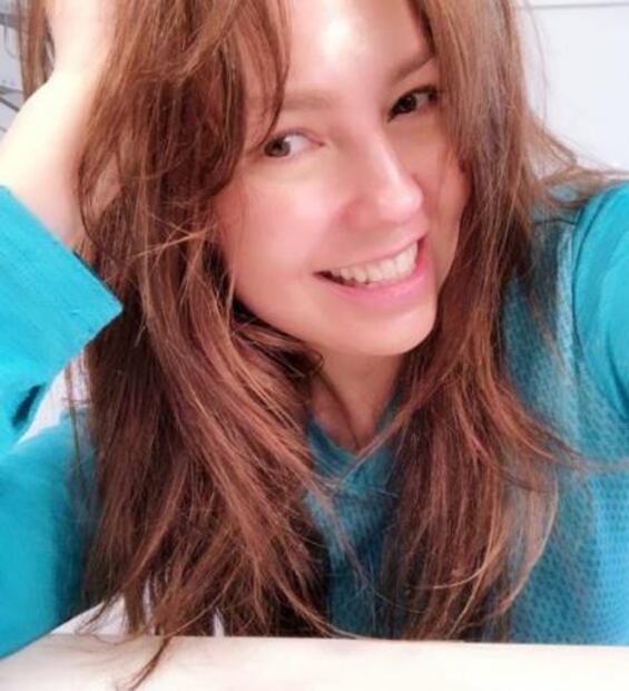 Thalía sorprende con su rostro sin maquillaje