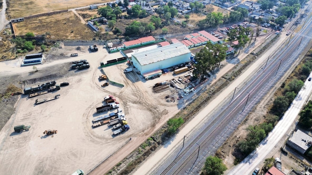 La Secretaría de la Defensa Nacional instaló su base en la llamada “fábrica verde”; a 300 metros se edificará la estación el tren. Foto: de ARTURO CONTRERAS. EL UNIVERSAL