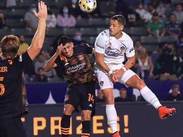 Chivas haría el intento de fichar al Chicharito Hernández