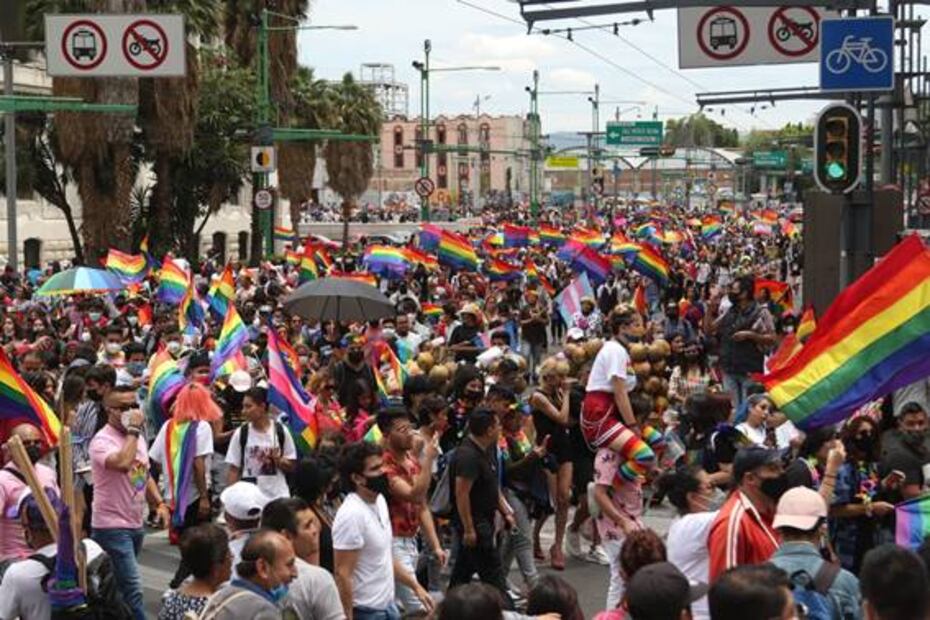 Así se vio la Marcha por el Orgullo LGBT+ en la CDMX, en fotos y videos