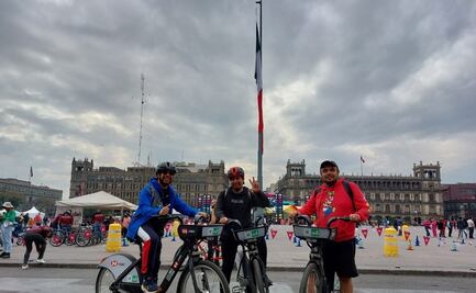 Ciclistas disfrutan del paseo dominical con ruta extendida al Zócalo  