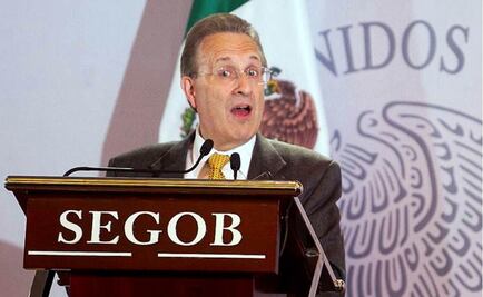 Anuncia Wayne que deja embajada a finales de mes