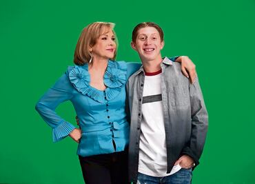 Madres reales reviven su papel en el set de “Vecinos”