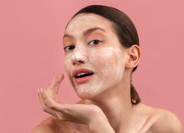 Cómo exfoliar la piel de la cara para eliminar los puntos negros