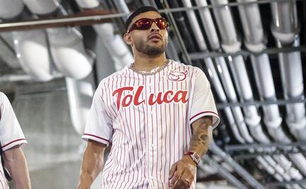 Alexis Vega presume lujoso reloj inspirado en el Toluca; cuesta más de 100 mil pesos