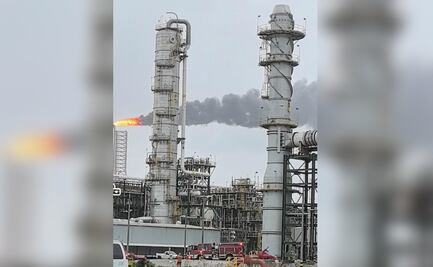 Reportan emergencia en la Refinería de Dos Bocas, Tabasco; columna de humo genera alarma