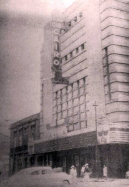 Así lucía la fachada del cine El Cairo sobre Pino Suárez, en los años cuarenta. Imagen: Cácaro.