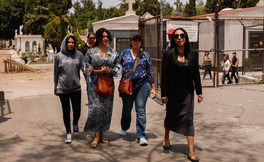 Mensaje a medios de comunicación encabezado por la mamá de María José, Cassandra Ruiz, que también fue victima del feminicida de Iztacalco. Foto: Diego Simón/ EL UNIVERSAL