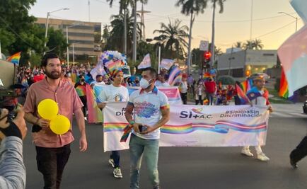 Con desfile, comunidad LGBT festeja aprobación del matrimonio igualitario en Sinaloa