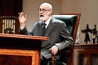 Luis de Tavira estrena "La última sesión de Freud"