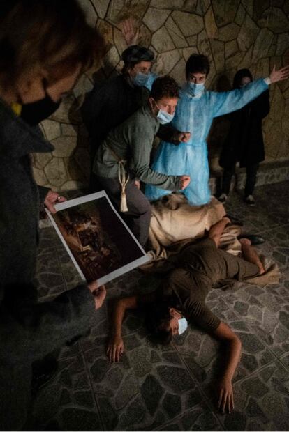 Recrean pinturas de van Gogh y Goya en clave pandémica