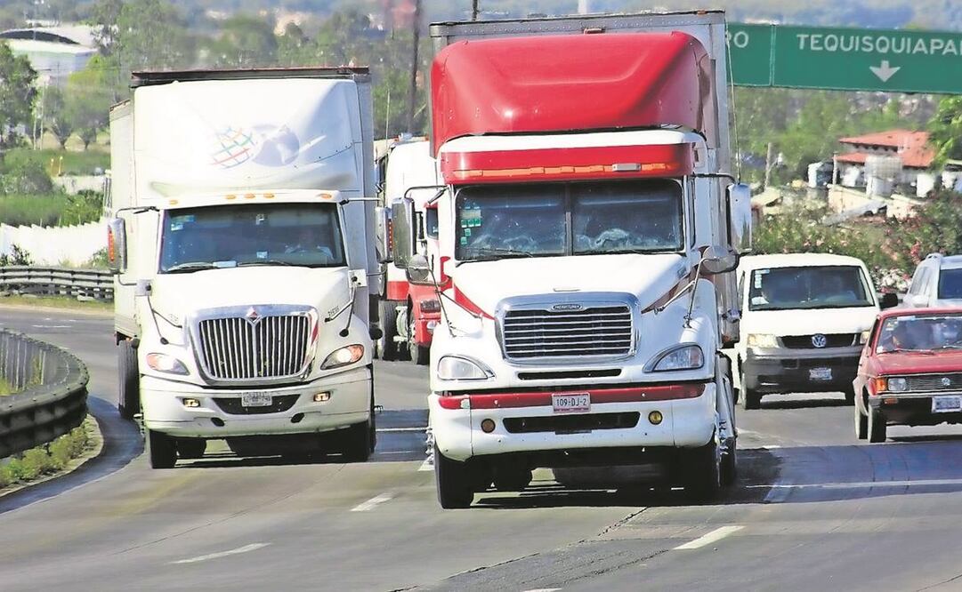 El alza en la demanda de diesel se relaciona con la mayor movilidad del transporte público, que mueve 57% de la carga nacional y 95% del total de pasajeros. Foto: Archivo/ EL UNIVERSAL