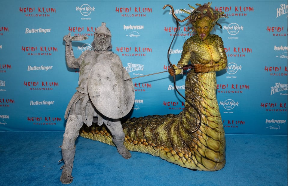 Tom Kaulitz y su esposa Heidi Klum en la fiesta de Halloween que cada año organiza la modelo en Nueva York.
Foto: CJ Rivera/Invision/AP)